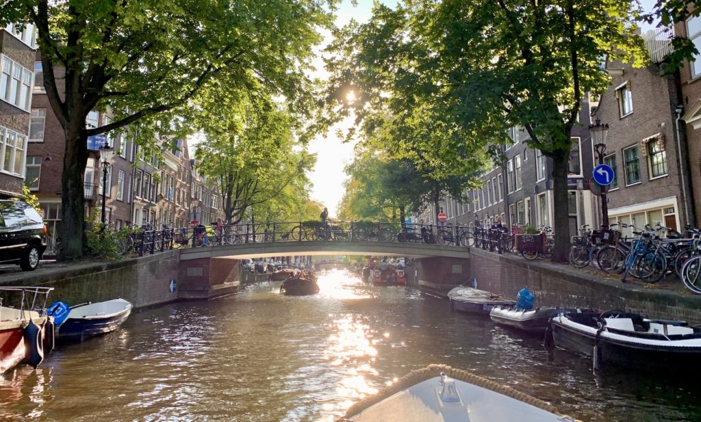 Grachtenfahrt zu Ostern in Amsterdam