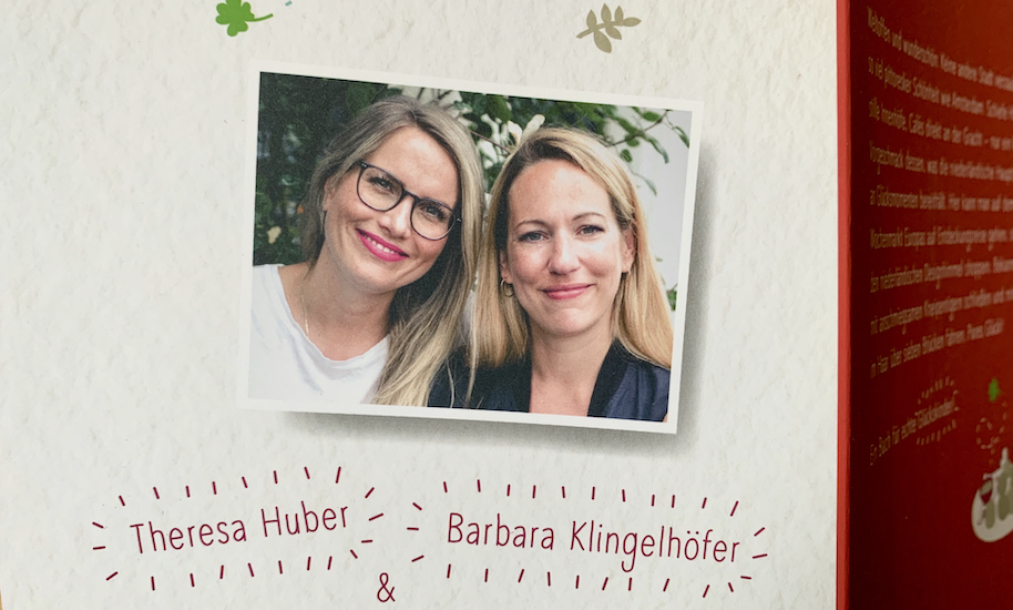 Theresa Huber und Barbara Klingelhöfer im Glücksortebuch Amsterdam