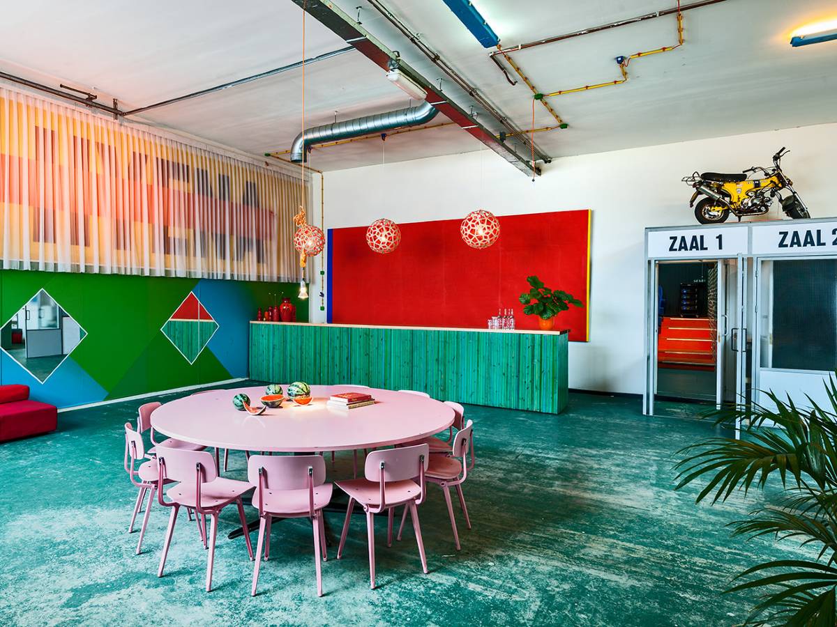 Vorhalle des Kinos FC Hyena