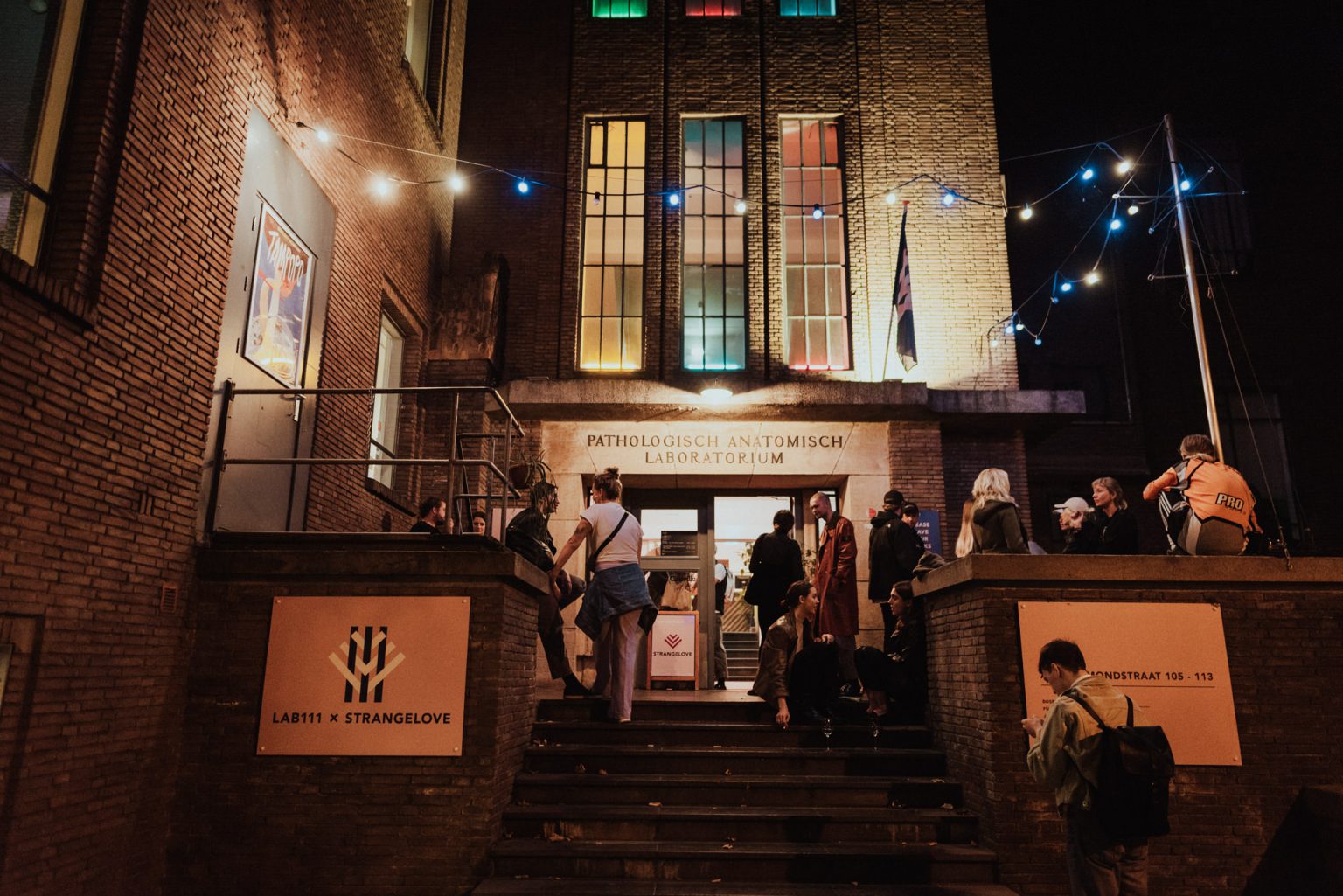 Eingang des Kinos LAB111